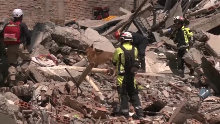 Busca continua uma semana após terremoto na Colômbia