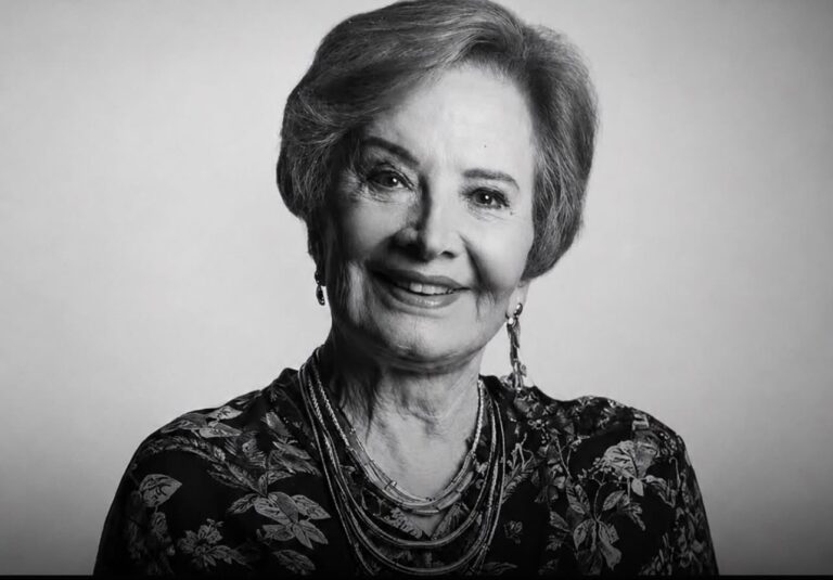 Considerada primeira dama da TV, Glória Menezes foi…