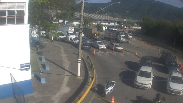 Fila de 30 minutos alerta para riscos na balsa
