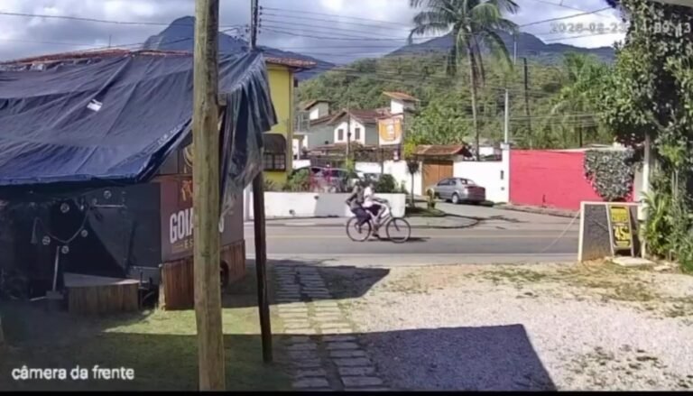Câmeras flagram casal roubando estoque inteiro em Ilhabela