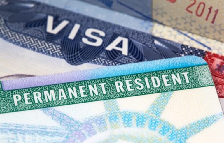 Trump suspende entrevistas de vistos de imigrantes