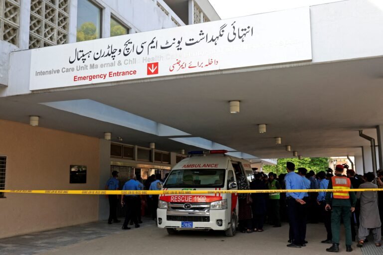 Incêndio mata 15 bebês no hospital de Islamabad