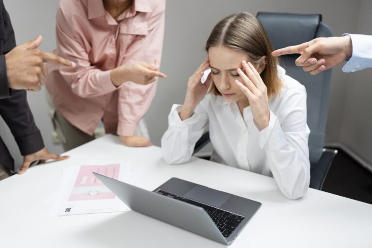 Solidão corporativa afeta quase metade dos trabalhadores