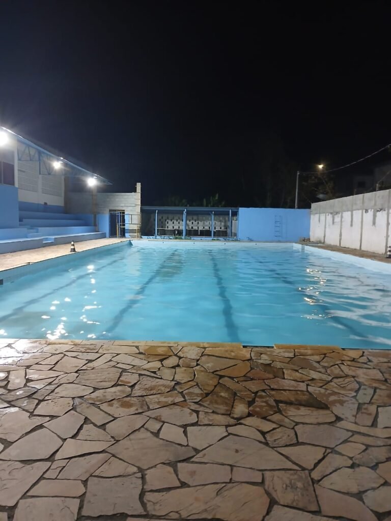 Furto na escola mantém piscina sem aquecedores em Ubatuba