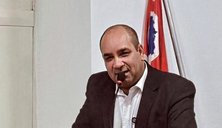 Pedro Renato assume Câmara de São Sebastião com sete