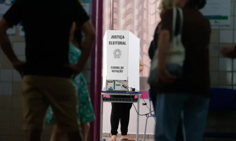 Pardal registra 4,360 denúncias de propaganda em SP