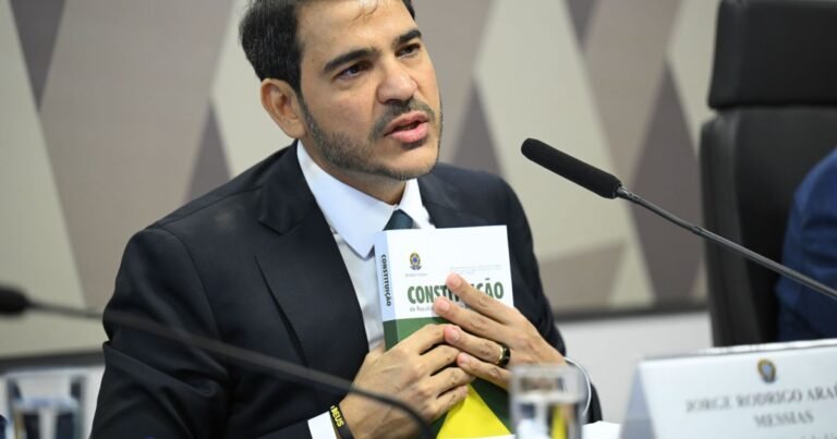 Associações defendem Messias contra suspeita da PF