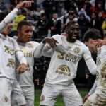 Chapecoense vira e vence Corinthians na Neo Química