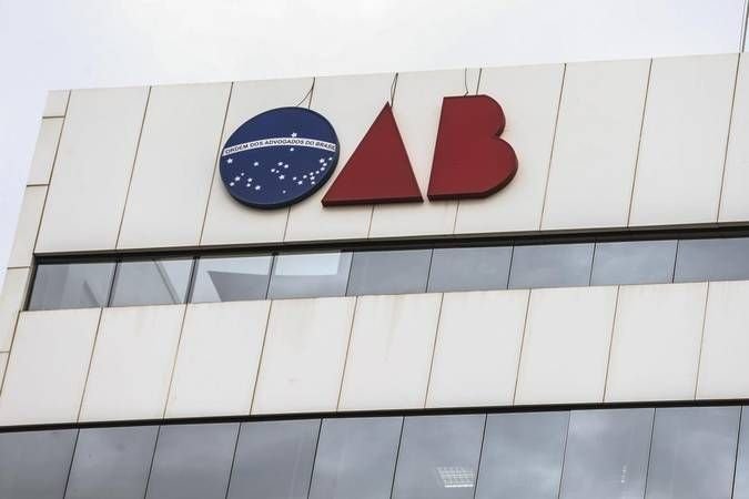 OAB nacional exige rigor; seccionais pedem afastamento de Moraes