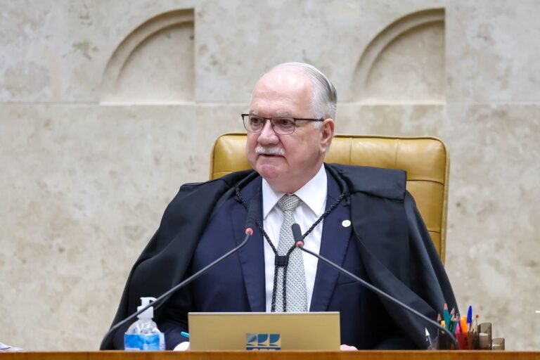 Retirados do STF exigem investigação imediata