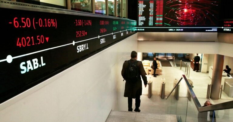 Alta do petróleo pressiona bolsas europeias a fechar estáveis