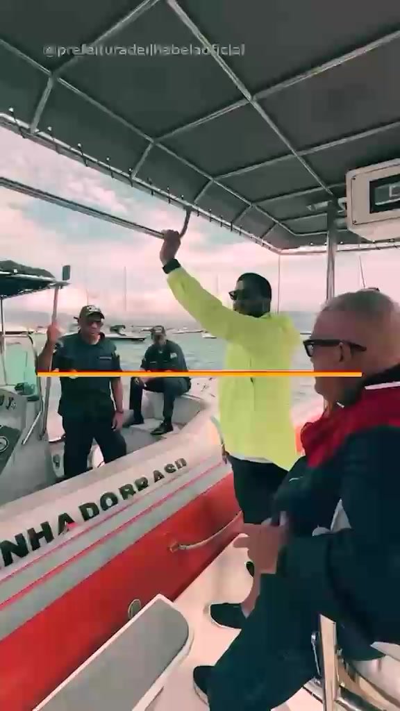 Operação retira mais de 80 poitas irregulares em Ilhabela
