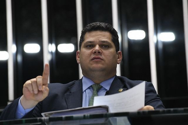 Afastamento de Andrei Rodrigues amplia pressão sobre Alcolumbre