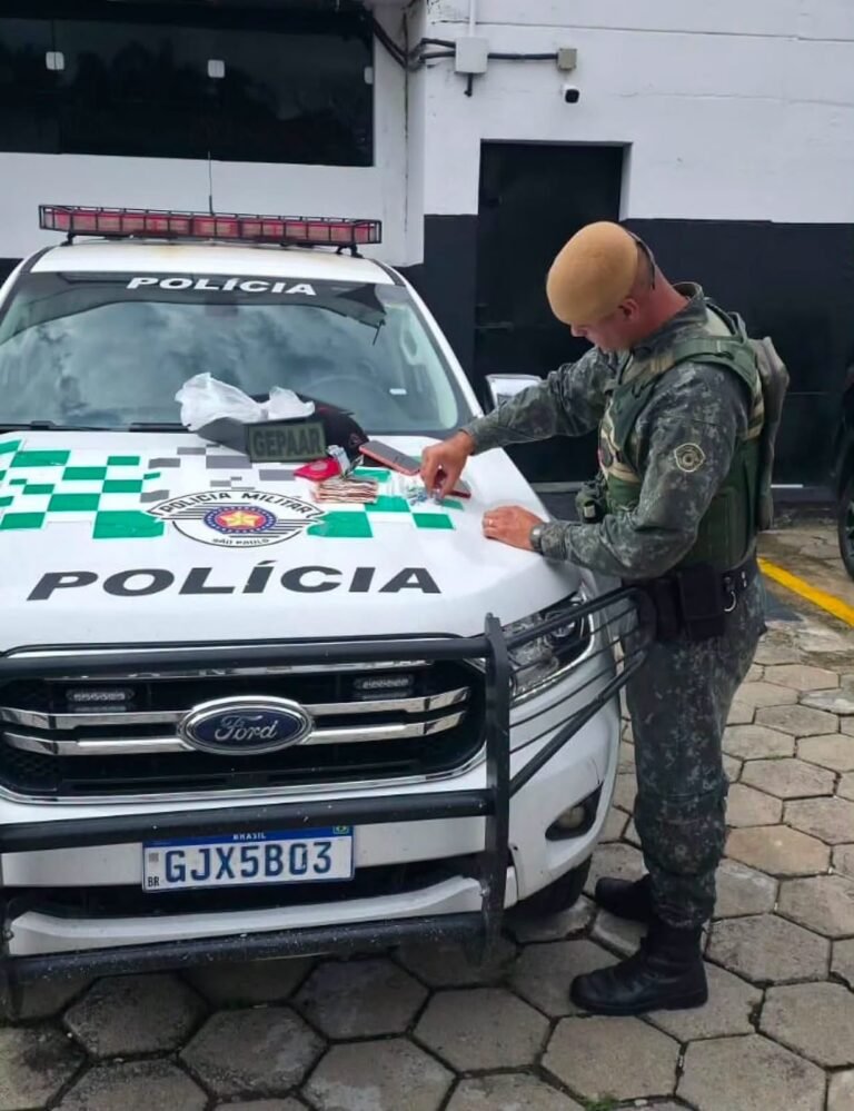 CASAL É PRESO EM FLAGRANTE POR TRÁFICO DE DROGAS