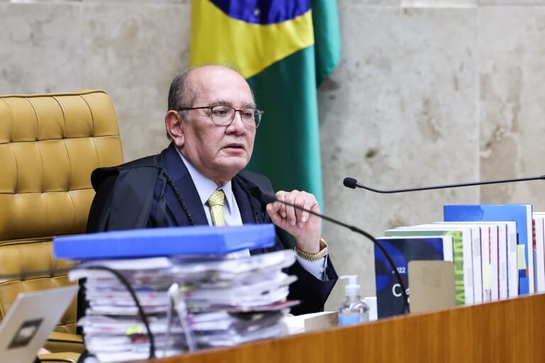 Gilmar Mendes exige liberar dados do celular de Vorcaro