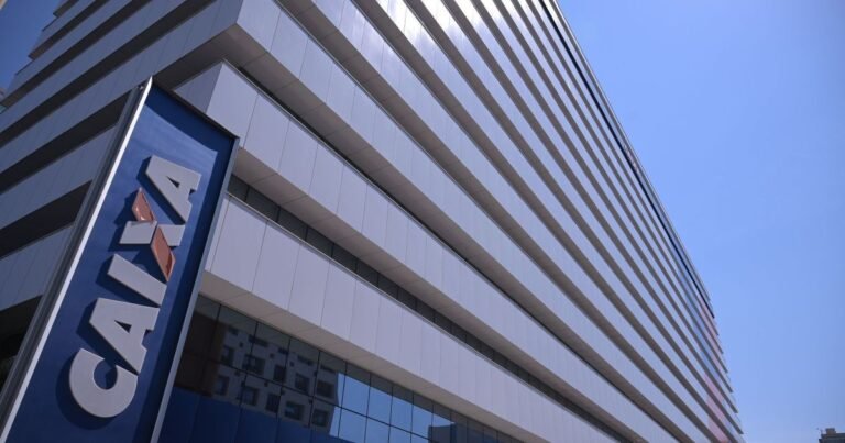 Bancários da Caixa mantêm greve após rejeitarem proposta