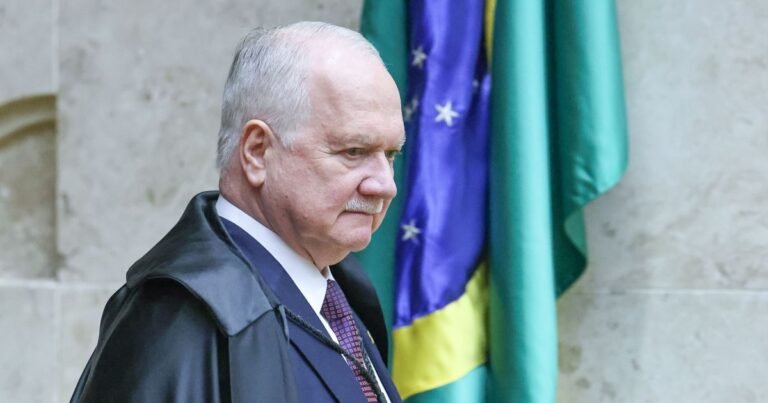 Fachin aguarda resposta da PF sobre dados