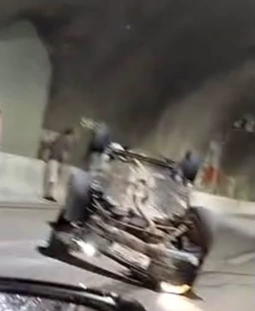 🚨 GRAVE CAPOTAMENTO PROVOCA BLOQUEIO PARCIAL NO TÚNEL