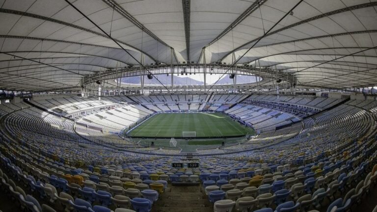 Flamengo enfrenta Corinthians neste domingo no Maracanã