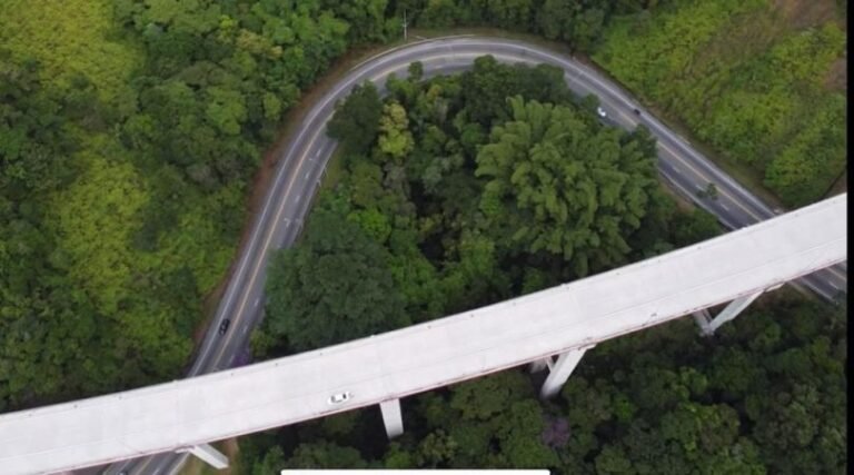 Tamoios espera 158 mil veículos no feriado com obras