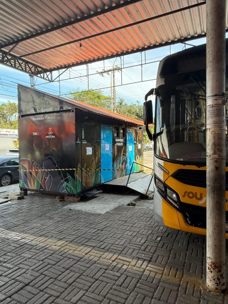 Ubatuba instala banheiro público no terminal