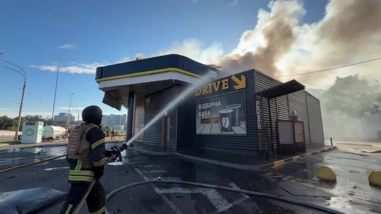 Drone atinge posto de gasolina em Kiev