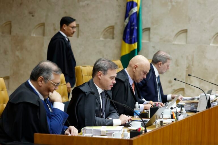 Dino pede investigação sobre Banco Master e Instituto Iter