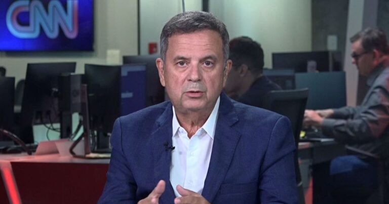 Senador Marinho acusa sessão do STF de protelar