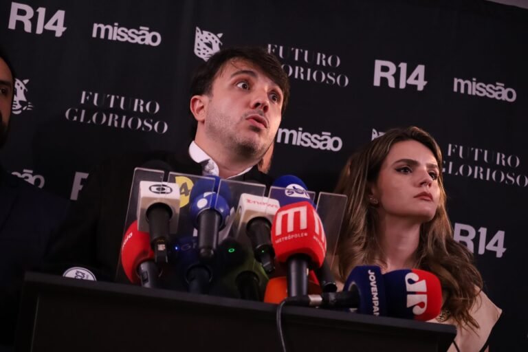 Renan Santos protocola impeachment de Moraes e Toffoli