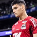 Gabriel Brazão fica fora do Santos por tempo indeterminado