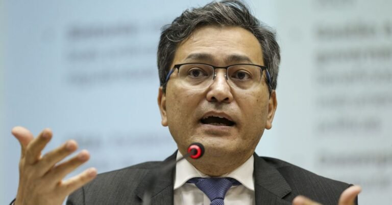 Secretário da Receita afirma impossibilidade de recuar reforma tributária