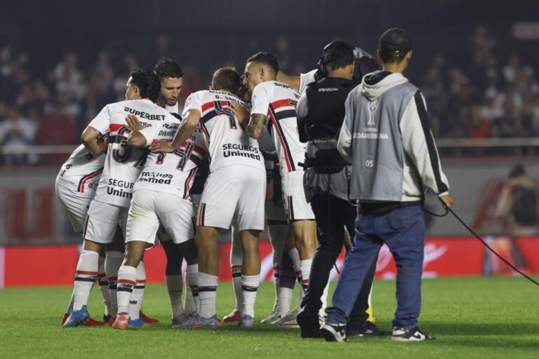 São Paulo enfrenta Internacional neste sábado