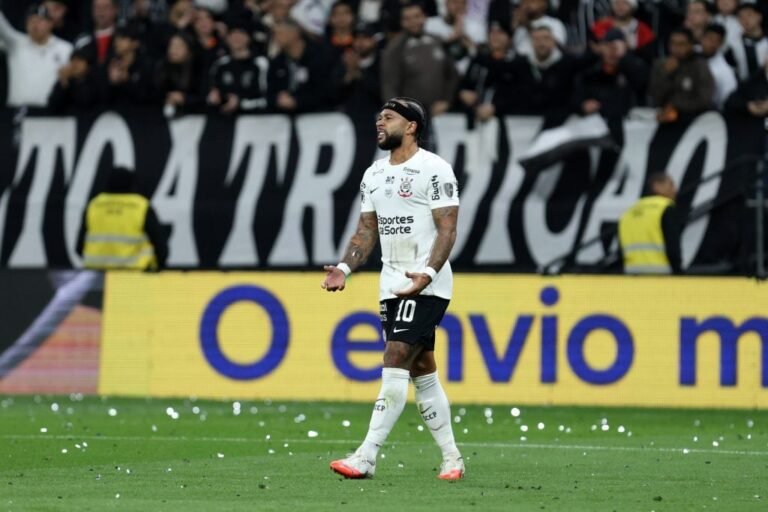 Memphis Depay fala após pênalti perdido na Libertadores