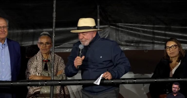 Lula confunde Janja com Marisa em Guarulhos