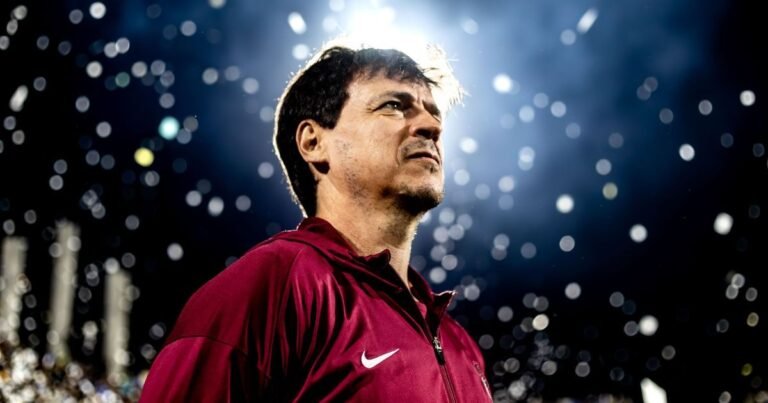 Corinthians mantém Diniz apesar de seis derrotas