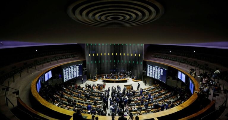 PT registra 49 candidatos a deputado federal em SP