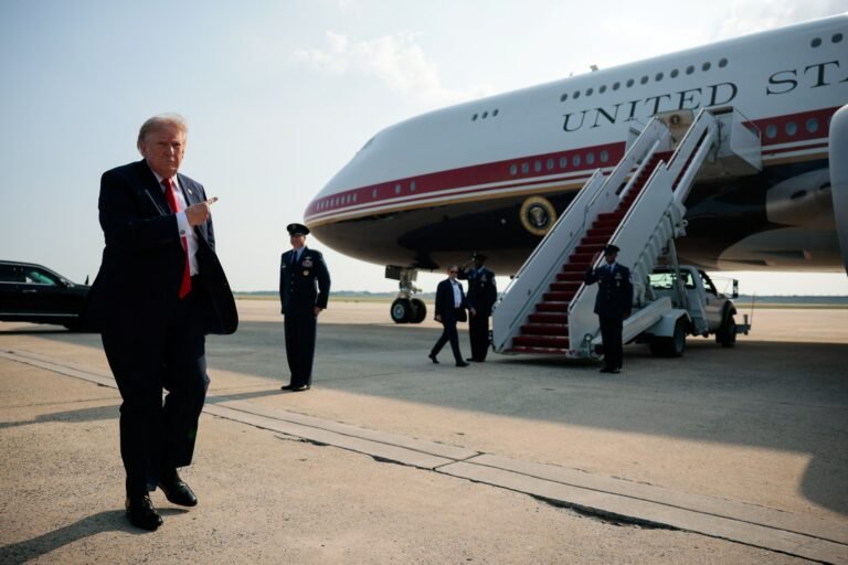 Trump barra repórteres da CNN em voo presidencial