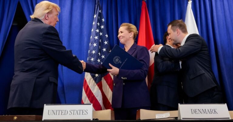 Trump assina acordo para ampliar presença militar na Groenlândia