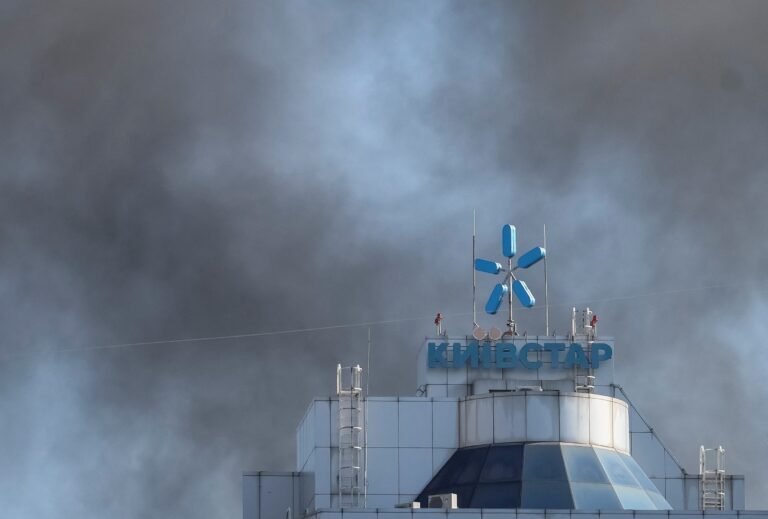 Rússia ataca sede da Kyivstar e data centers