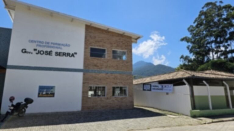 Ilhabela oferece 10 vagas gratuitas em oficina de colagem