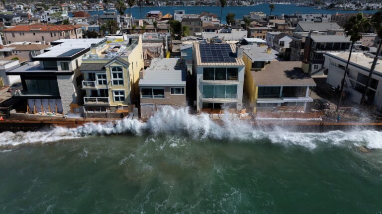 Furacão Polo atinge Baja Califórnia Sur