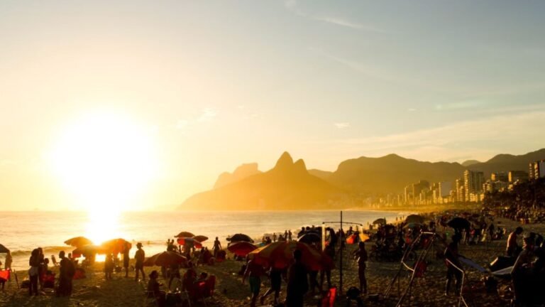 Ubatuba tem sol nesta quinta sem chuva