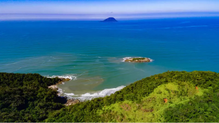 Ilhote do Maracujá oferece refúgio na Costa Sul