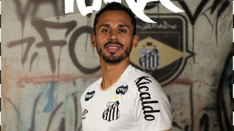 Santos anuncia empréstimo de Lima