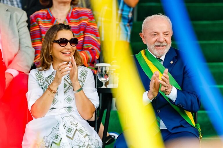 Janja segue campanha de Lula apesar de críticas