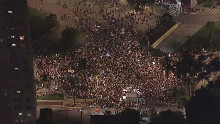 Manifestantes pró-Lula fazem atos no Centro de SP