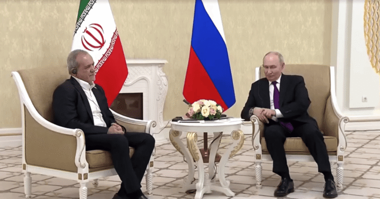 Putin diz ao presidente do Irã que Rússia quer