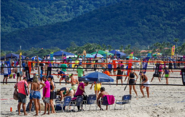 Maresias inicia etapa do Mundial de Beach Tennis