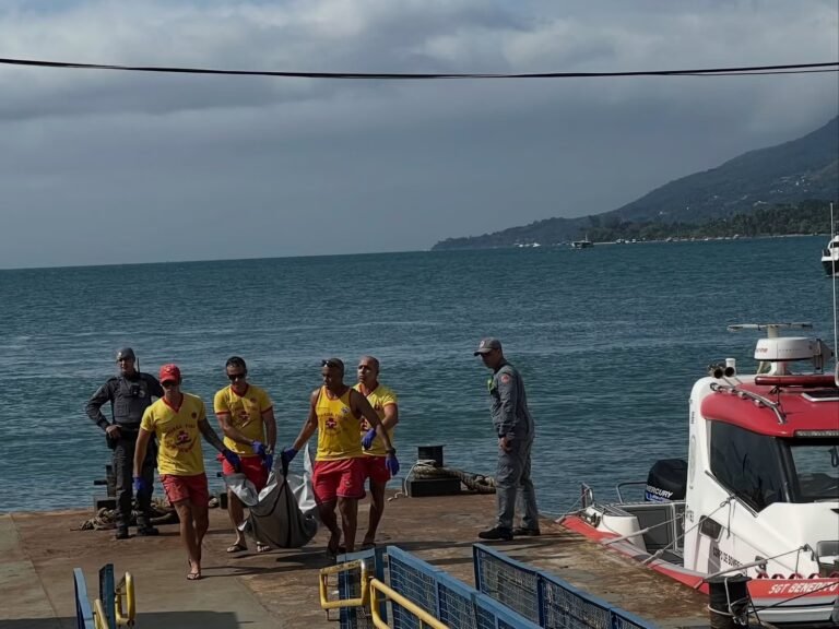 HOMEM MORRE EM NAUFRÁGIO EM ILHABELA