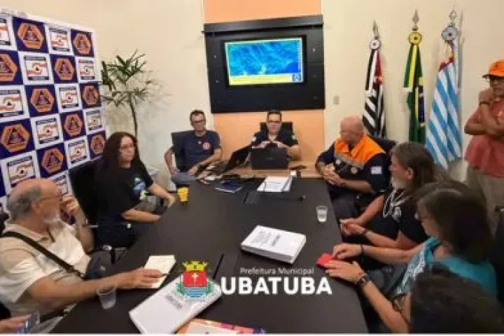 Defesa Civil investiga coloração do Rio Indaiá